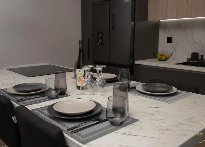 Sunset Shores * 莫拉卡里瓦